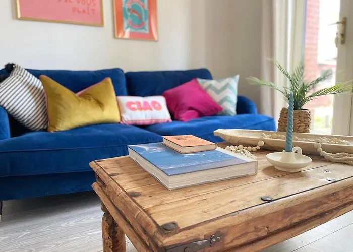 Вилла Artistic, Bright & Spacious 3 Bedroom *