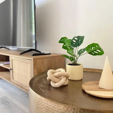 Artistic, Bright & Spacious 3 Bedroom ヴィラ リーズ