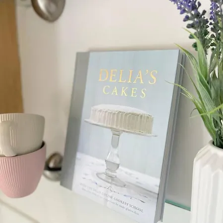 Artistic, Bright & Spacious 3 Bedroom Villa