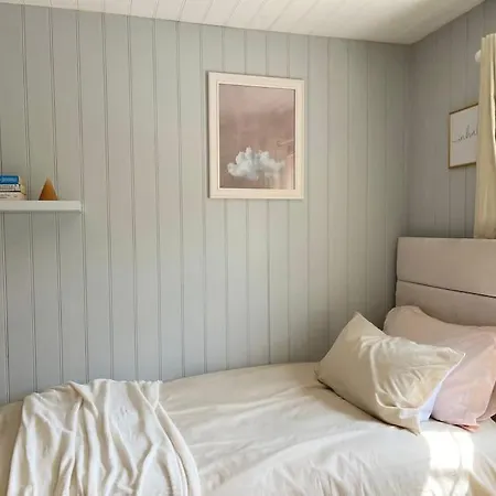 Artistic, Bright & Spacious 3 Bedroom ヴィラ リーズ