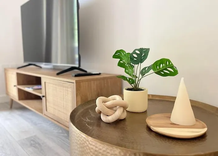 Artistic, Bright & Spacious 3 Bedroom ヴィラ リーズ