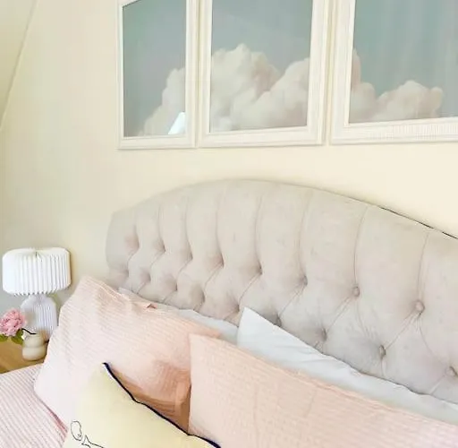 Artistic, Bright & Spacious 3 Bedroom * リーズ