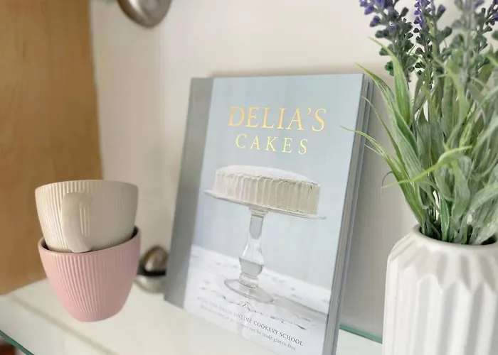 Artistic, Bright & Spacious 3 Bedroom Villa