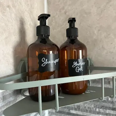 Artistic, Bright & Spacious 3 Bedroom Villa Leeds (West Yorkshire)