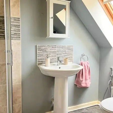 Artistic, Bright & Spacious 3 Bedroom Villa