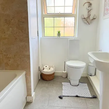 Villa Artistic, Bright & Spacious 3 Bedroom Leeds (West Yorkshire)